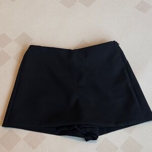 Black Zara skort